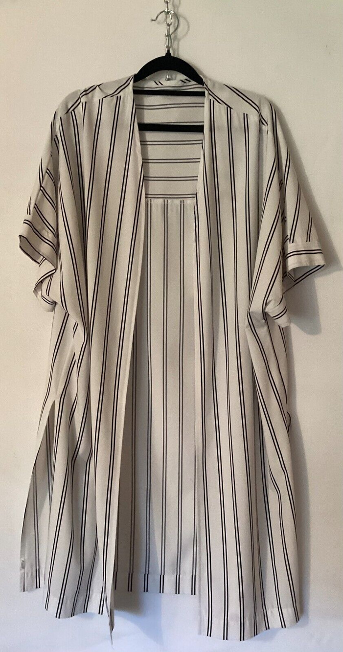 Women Pen Striped Wide Sleeve Open Front Cardigan Slit on both sides Outerwear